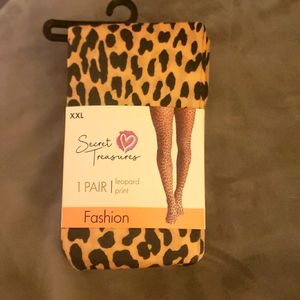 Cheetah Leopard tights.